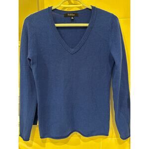 Saks fifth avenue 100% cashmere blue sweater
